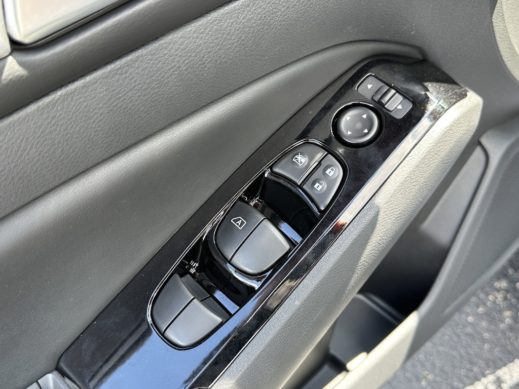 New 2025 Nissan Altima SL Sedan