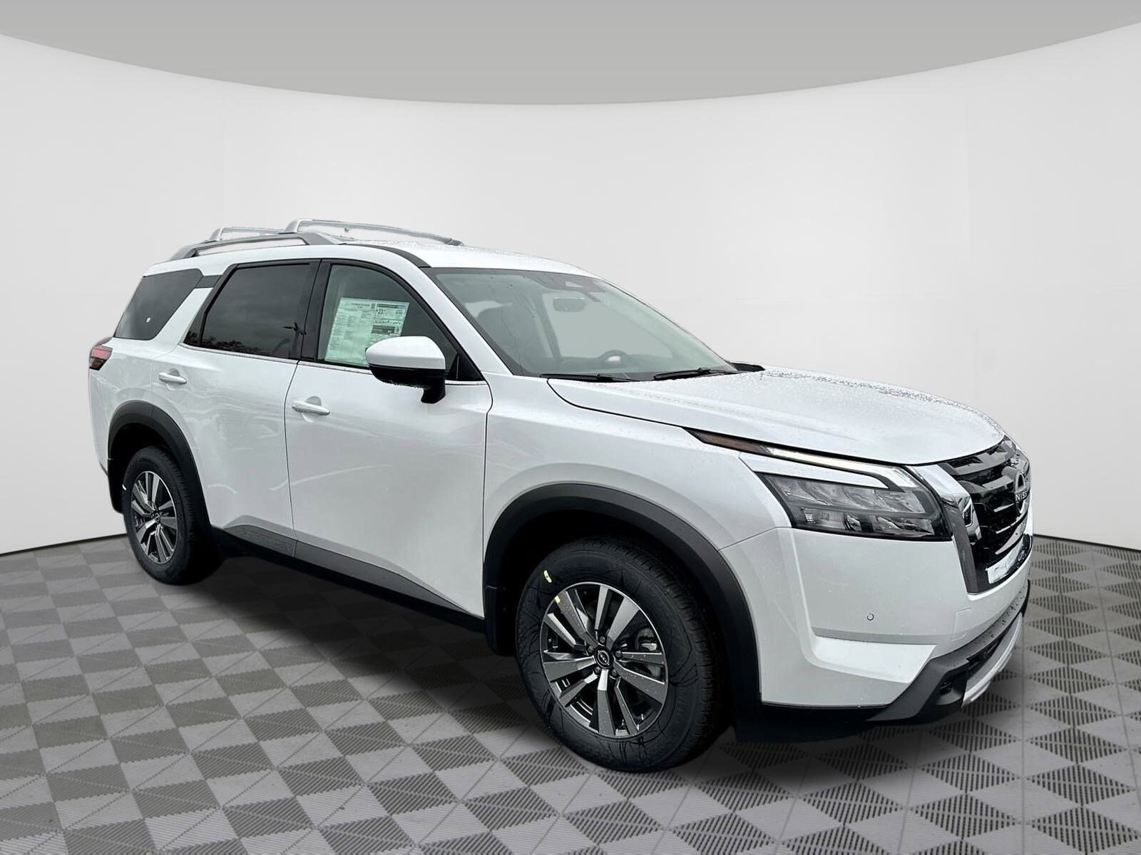 2025 Nissan Pathfinder SL's photo