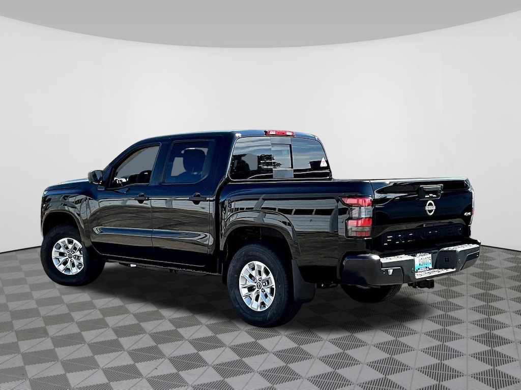 Used 2026 Nissan Frontier Crew Cab 4x4 S Truck Crew Cab