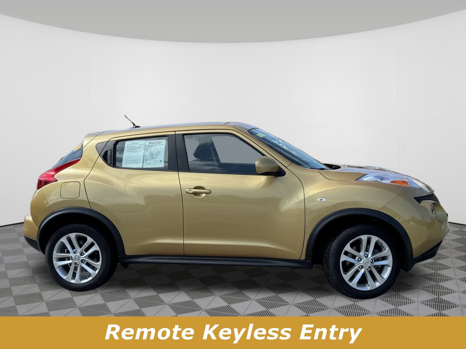 Used 2013 Nissan JUKE S with VIN JN8AF5MR6DT201855 for sale in Saint Matthews, KY