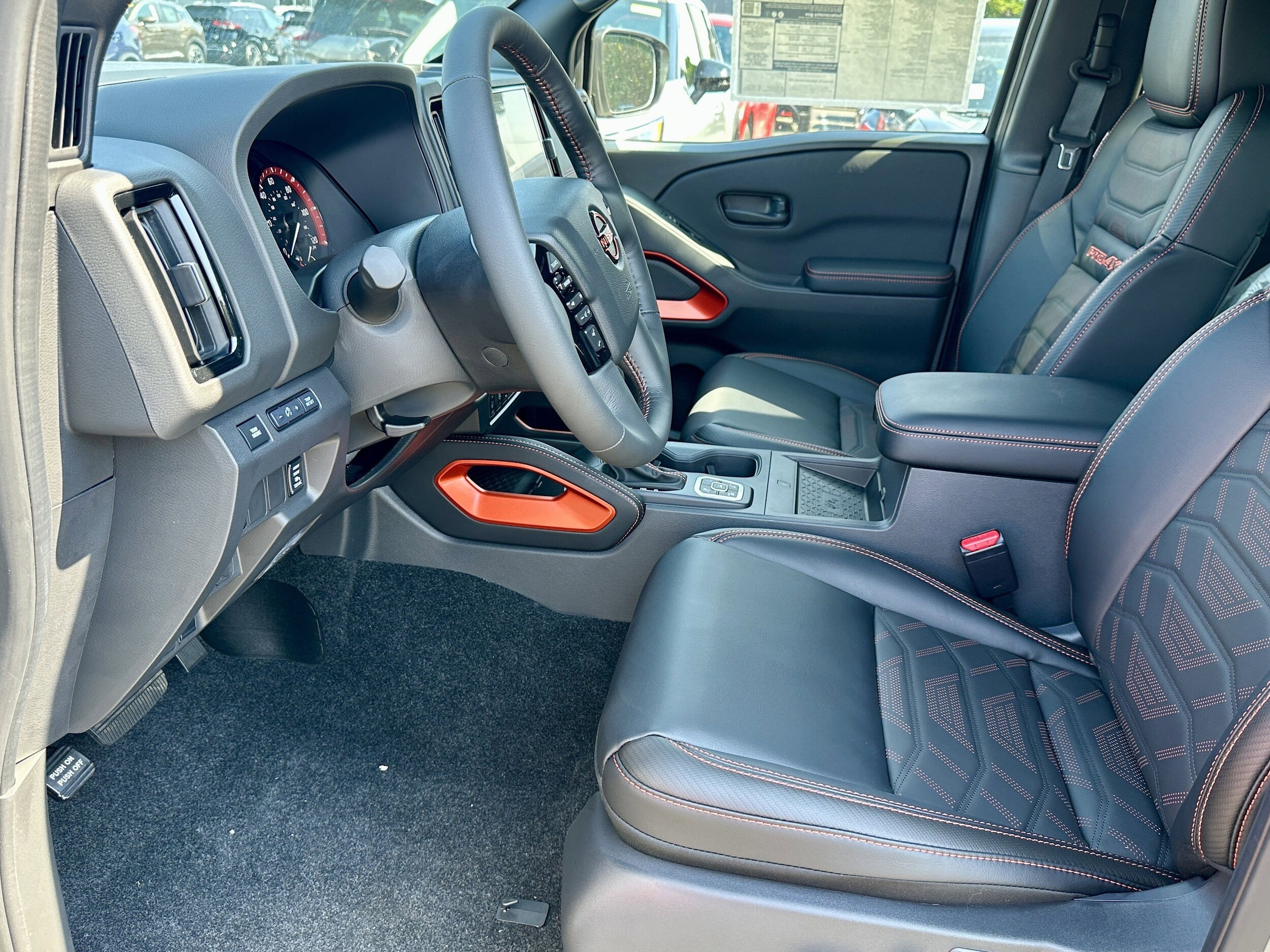 2026 Nissan Frontier PRO-4X photo 3