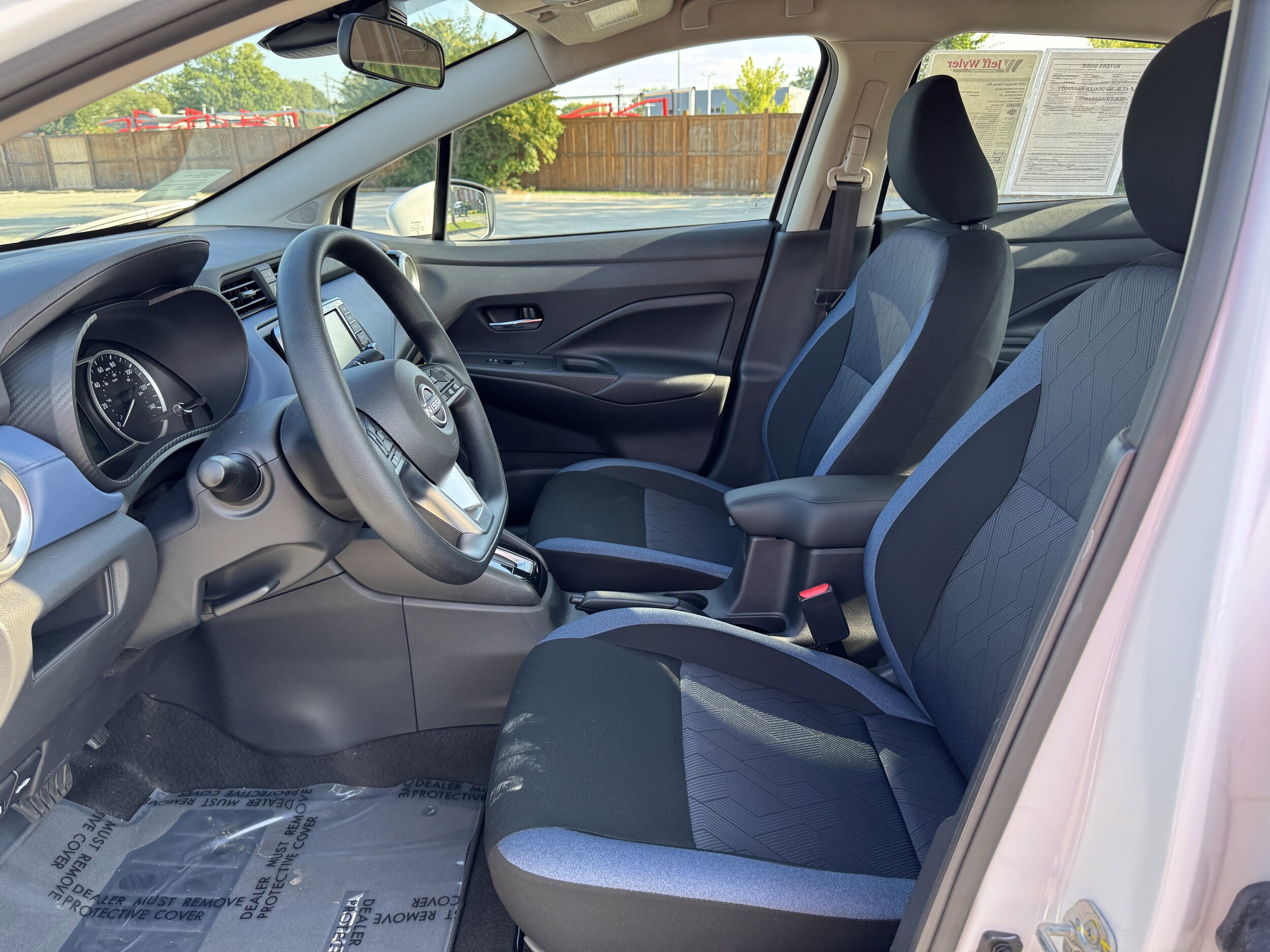 2025 Nissan Versa SV photo 4