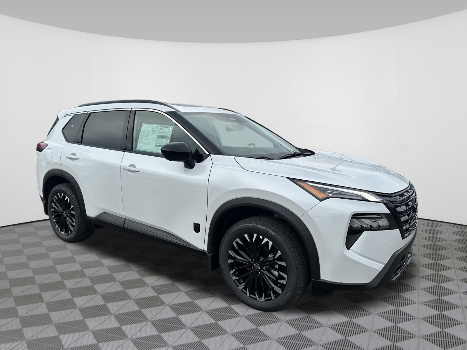 2026 Nissan Rogue Dark Armor's photo