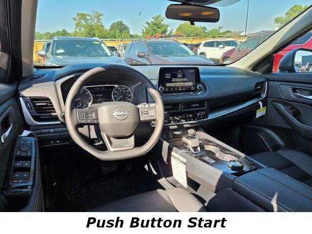 2025 Nissan Rogue SV photo 4