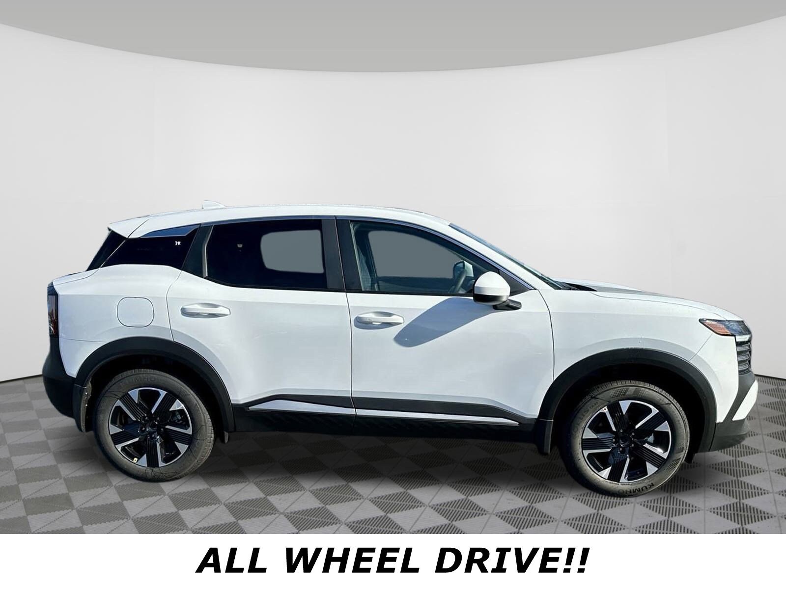 2025 Nissan Kicks SV photo 2