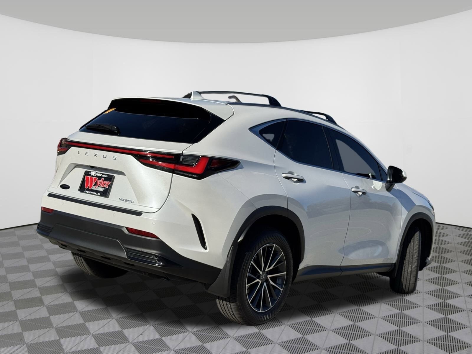 2025 Lexus NX 250 Premium photo 3