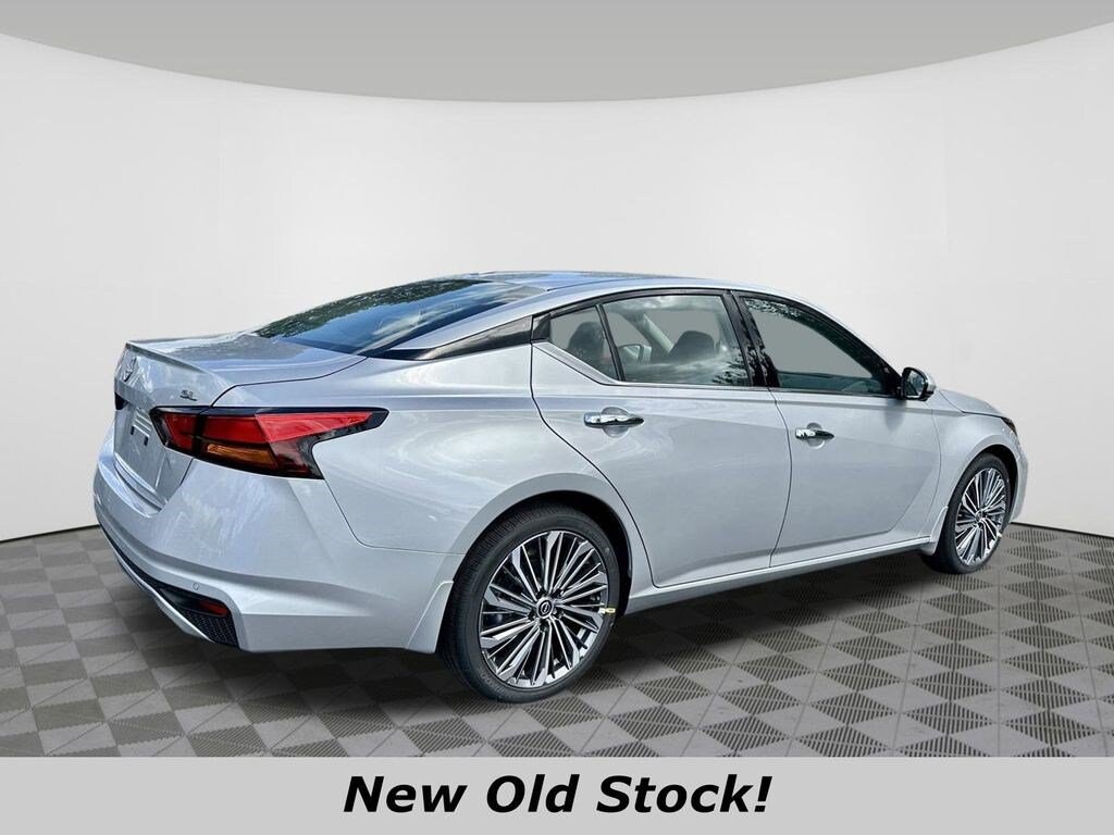 Certified 2025 Nissan Altima SL FWD Sedan