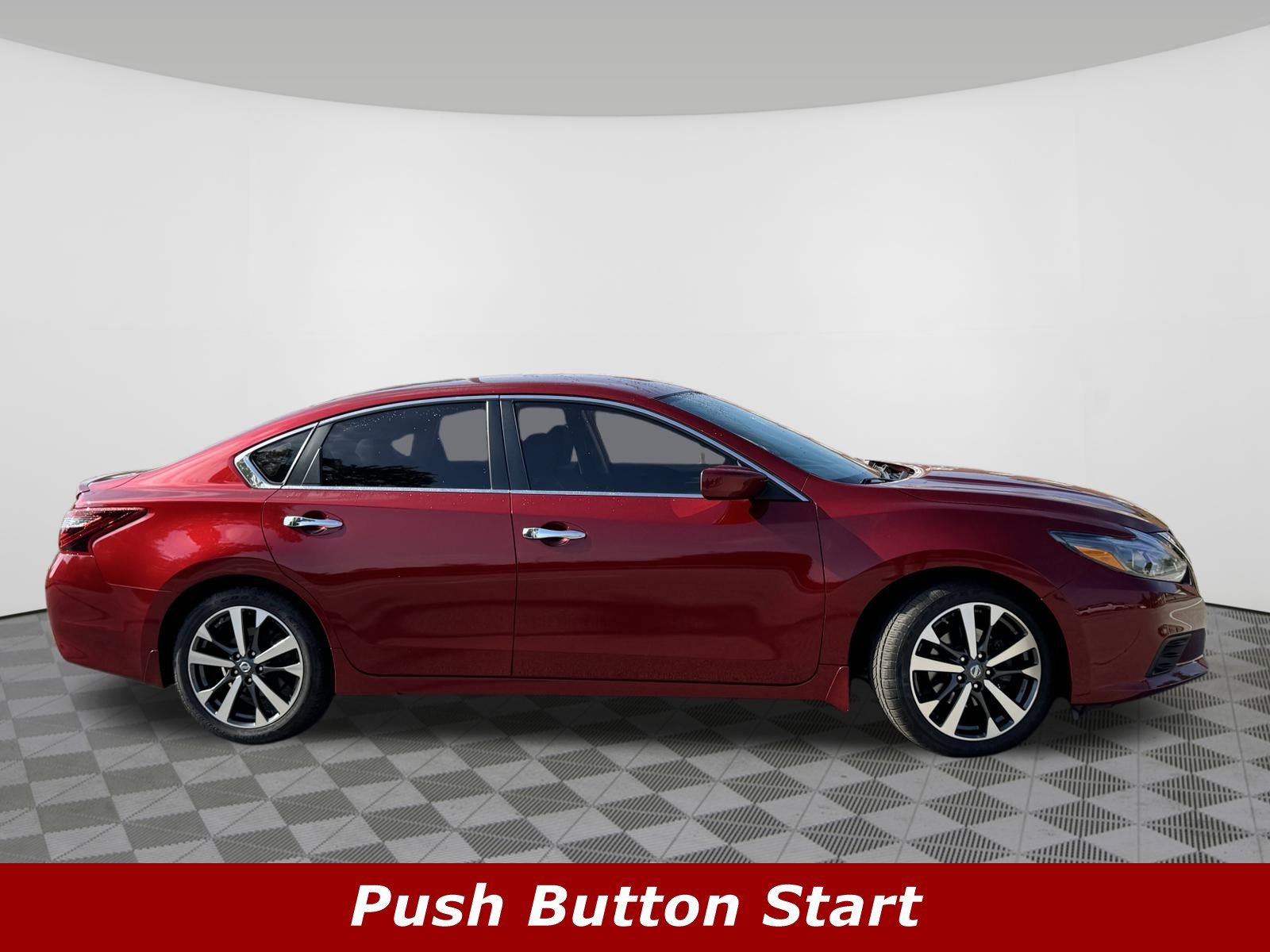 Used 2017 Nissan Altima SR with VIN 1N4AL3AP3HC261793 for sale in Saint Matthews, KY