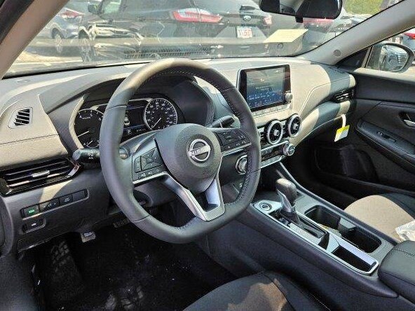 2025 Nissan Sentra SV photo 2