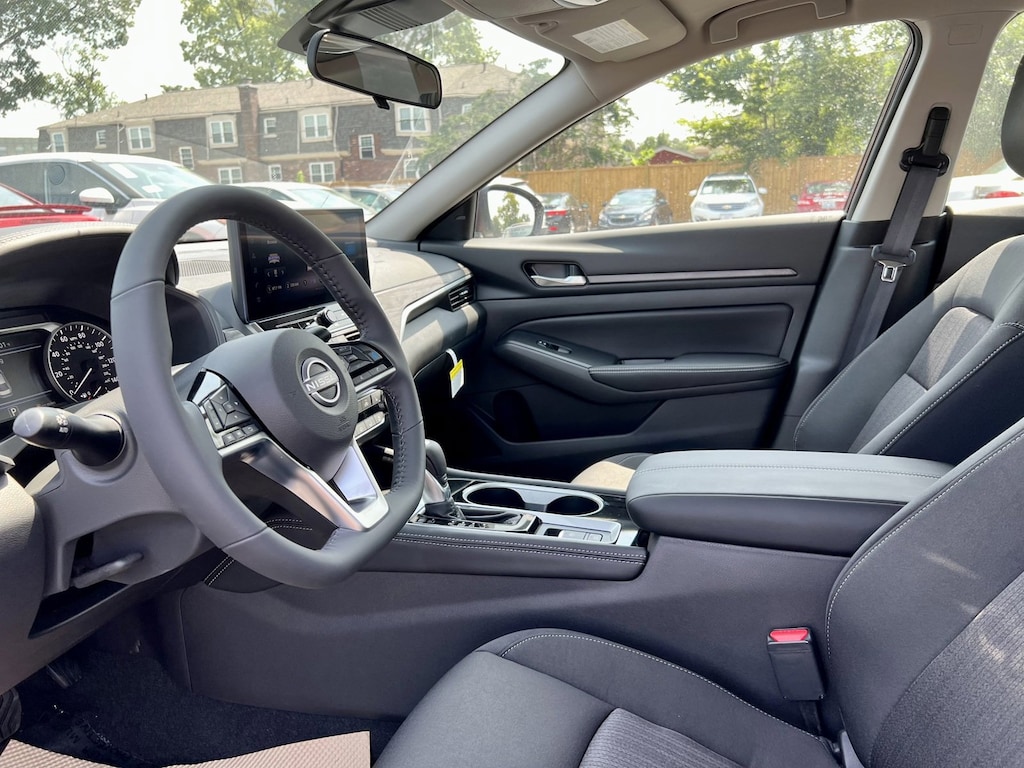 New 2025 Nissan Altima SV Sedan