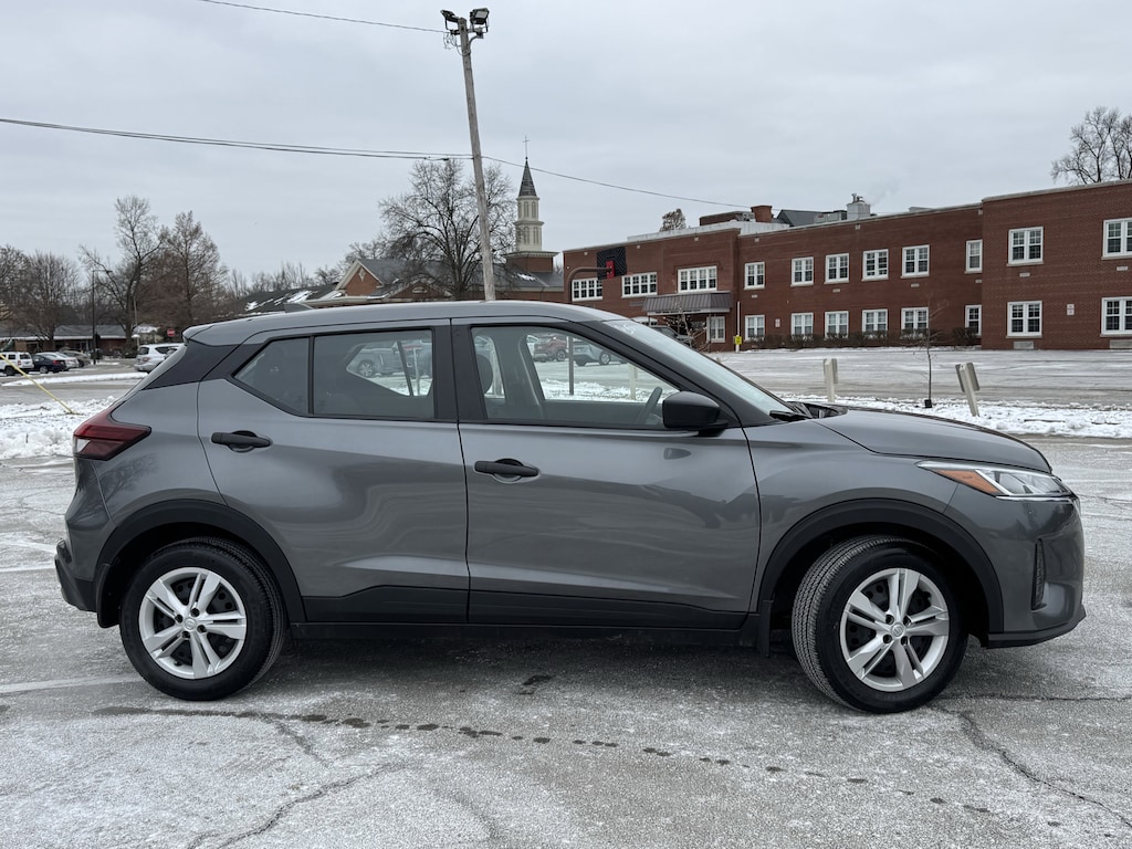 Used 2025 Nissan Kicks Play S FWD SUV