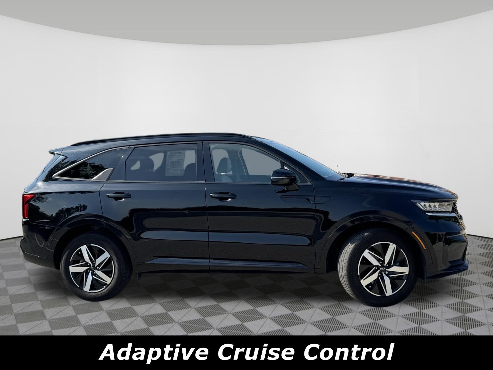 2023 Kia Sorento S photo 2