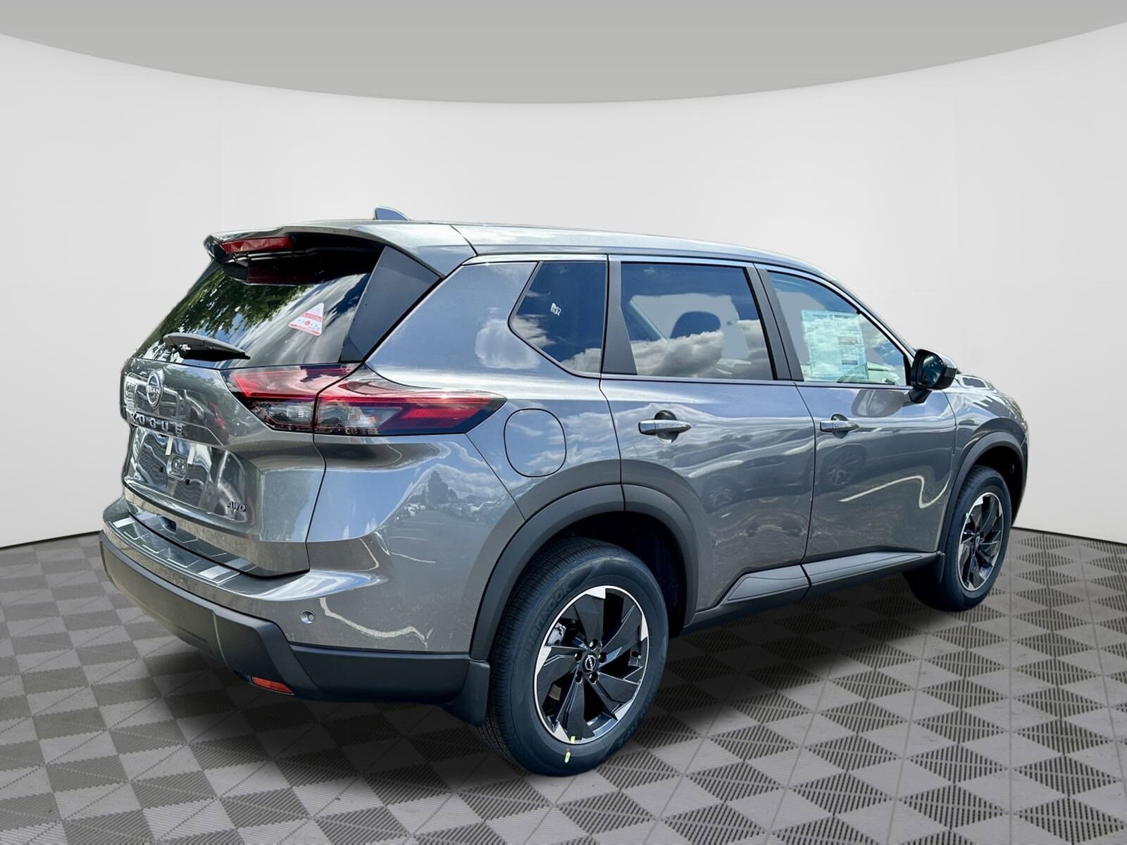 2026 Nissan Rogue SV photo 3