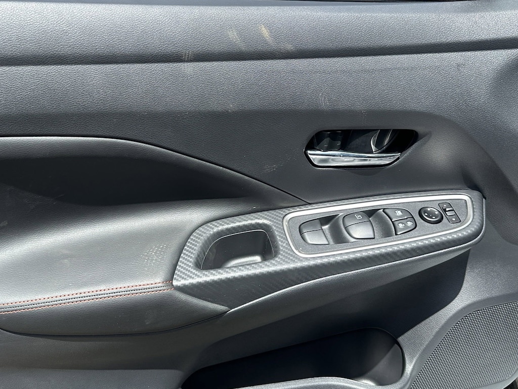 New 2025 Nissan Versa SR Sedan