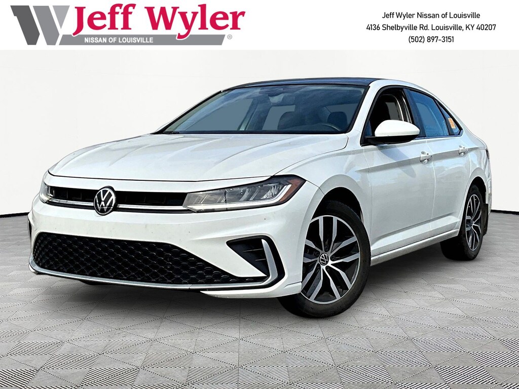 Used 2025 Volkswagen Jetta SE Auto Sedan