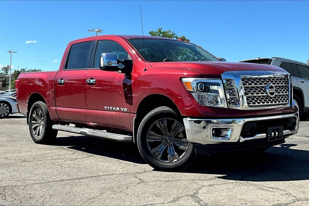 Used 2019 Nissan Titan 4x4 Crew Cab SL Truck Crew Cab
