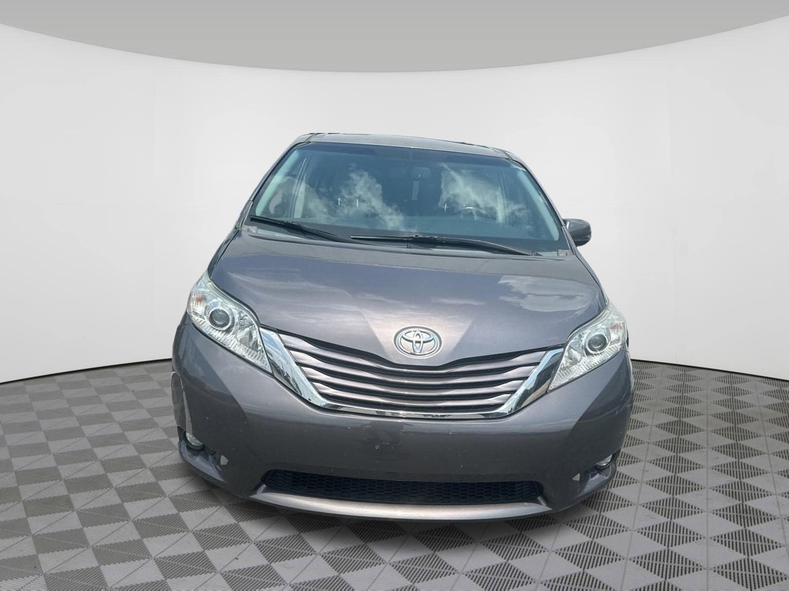 Used 2015 Toyota Sienna XLE with VIN 5TDDK3DC3FS102125 for sale in Louisville, KY