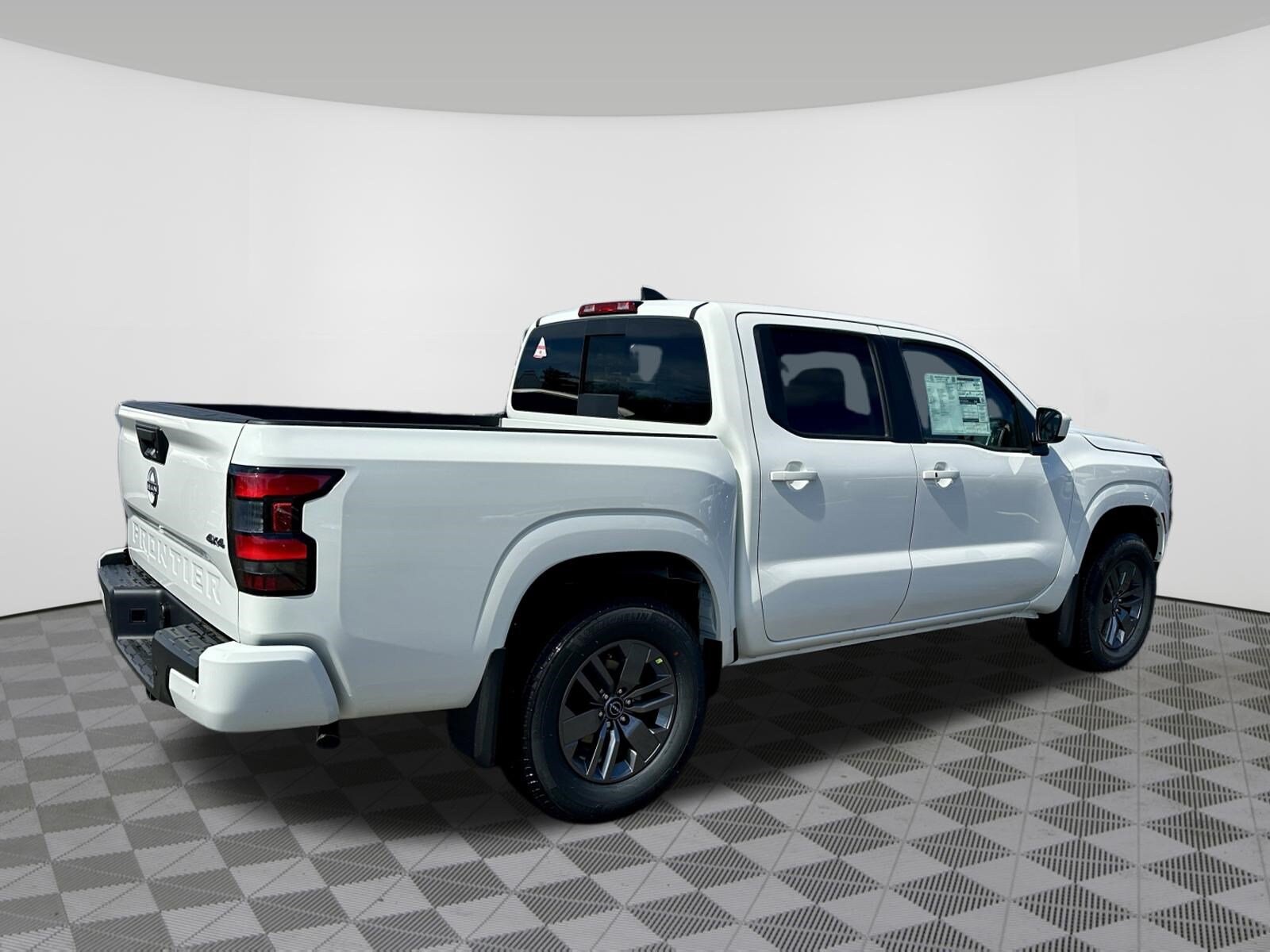 2026 Nissan Frontier SV - Photo 8
