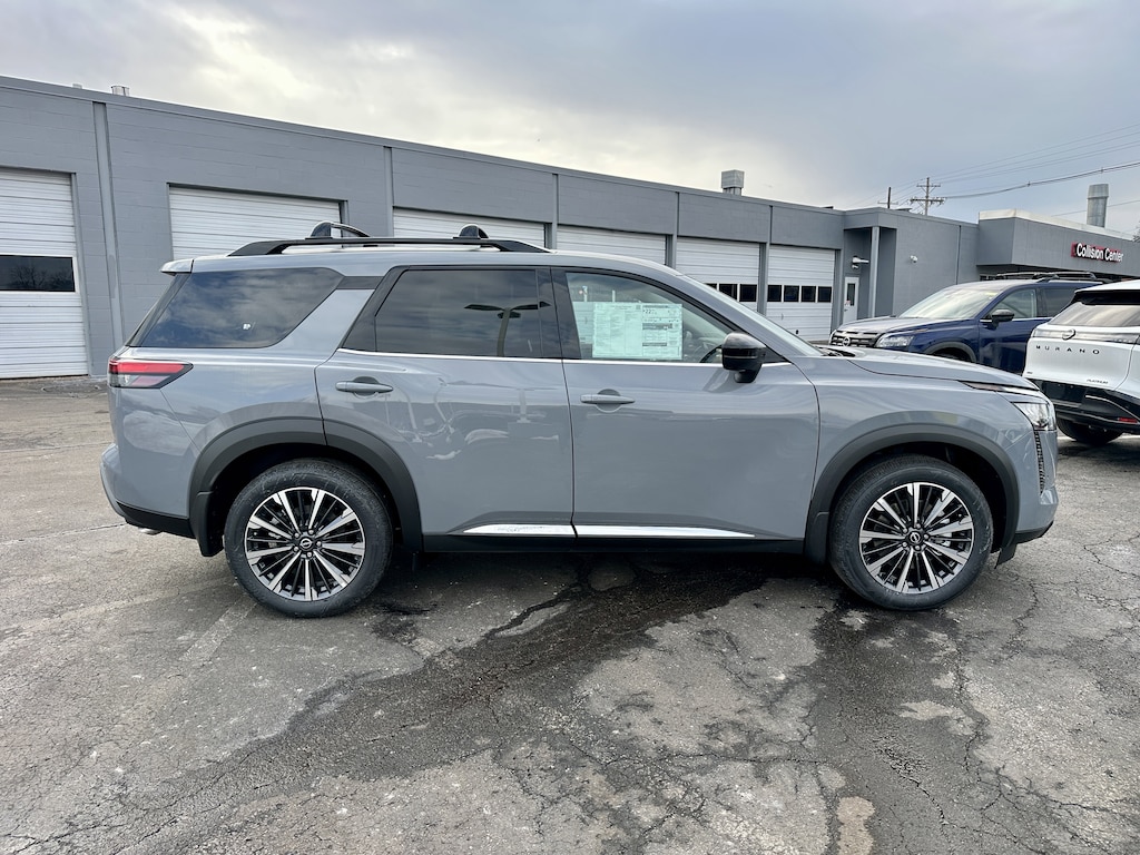 New 2026 Nissan Pathfinder Platinum SUV