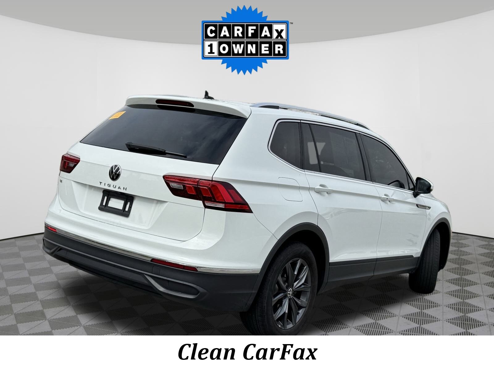 2022 Volkswagen Tiguan SE photo 3