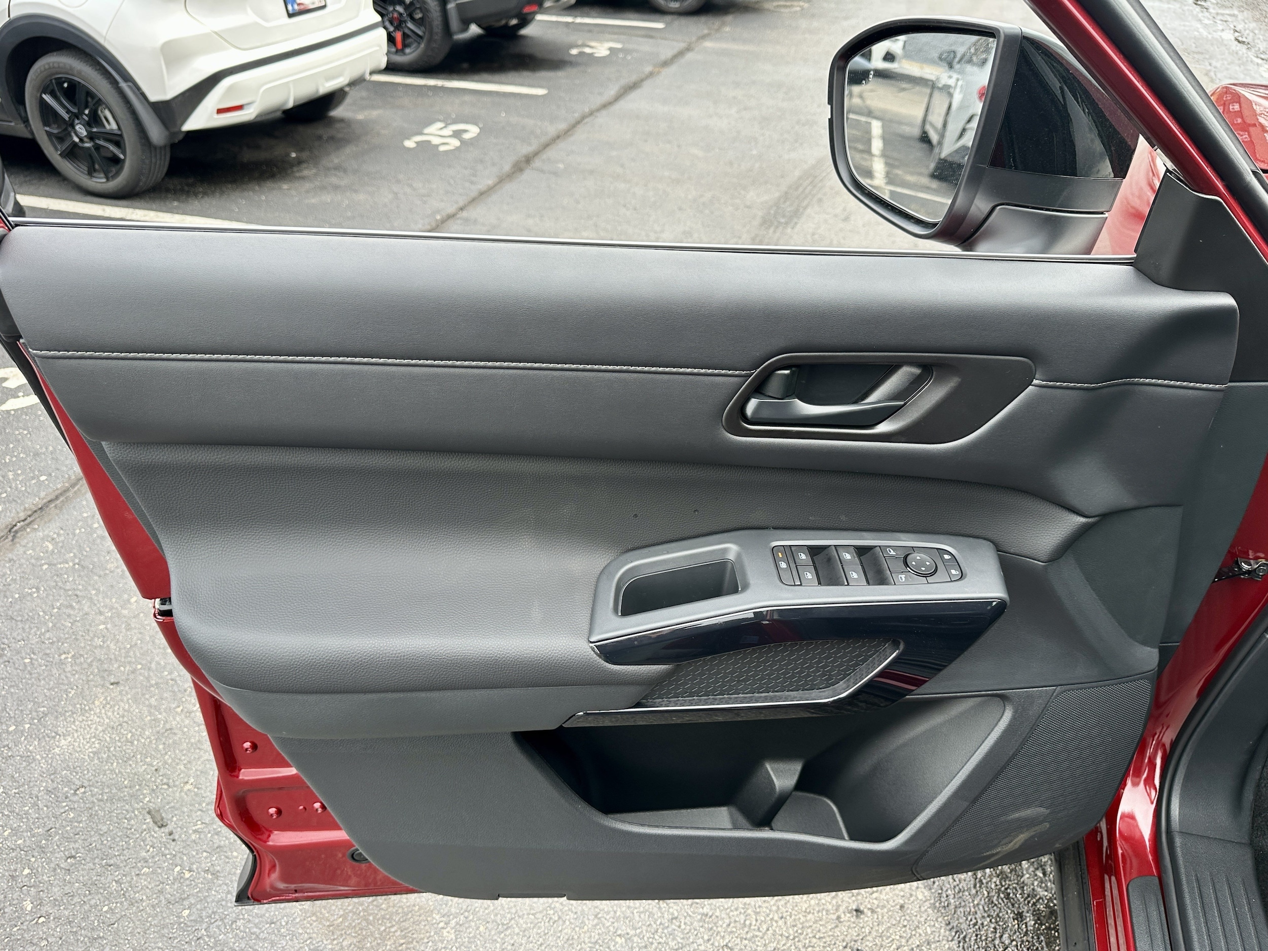 2026 Nissan Pathfinder SV - Photo 24