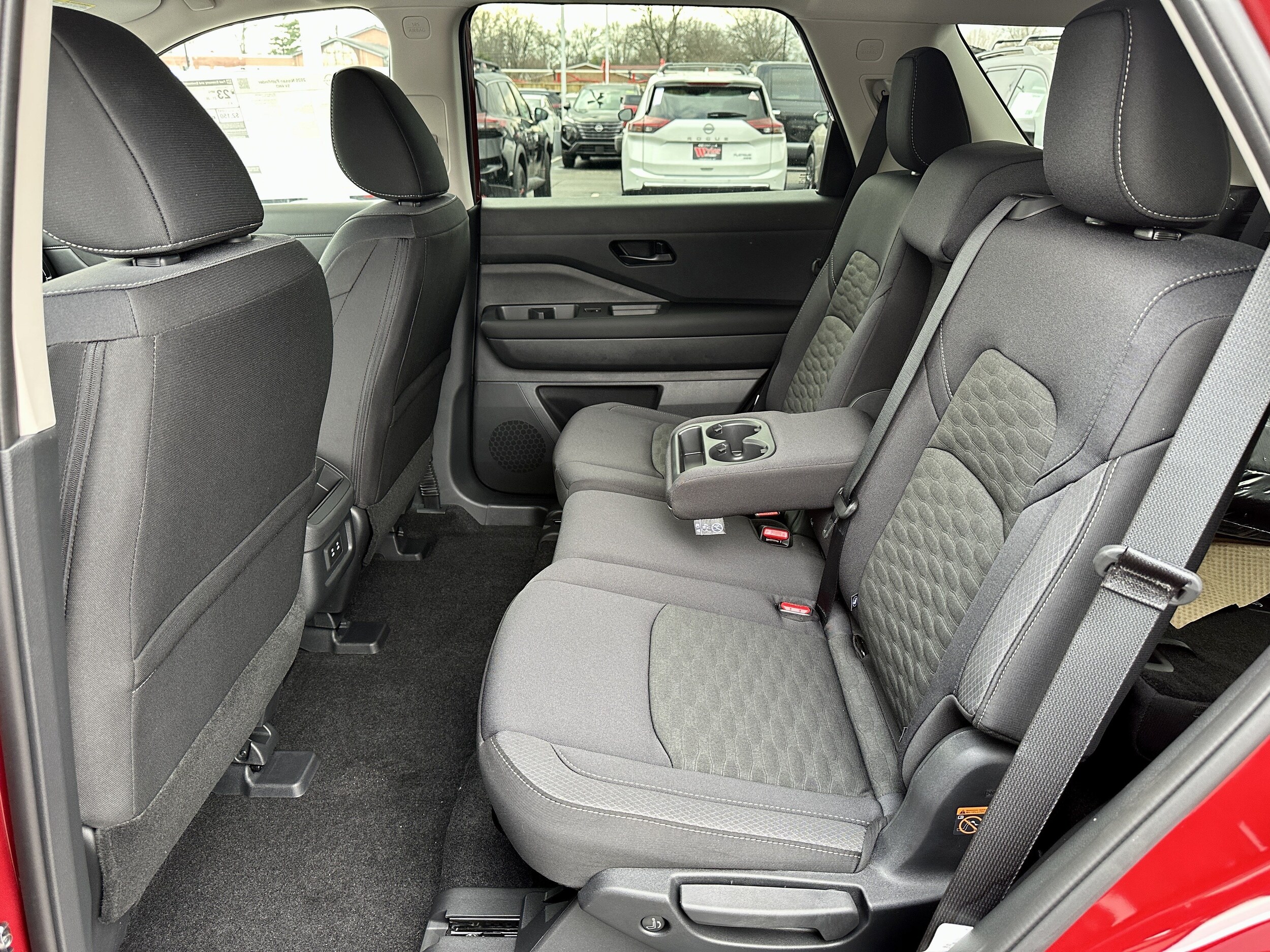 2026 Nissan Pathfinder SV - Photo 35