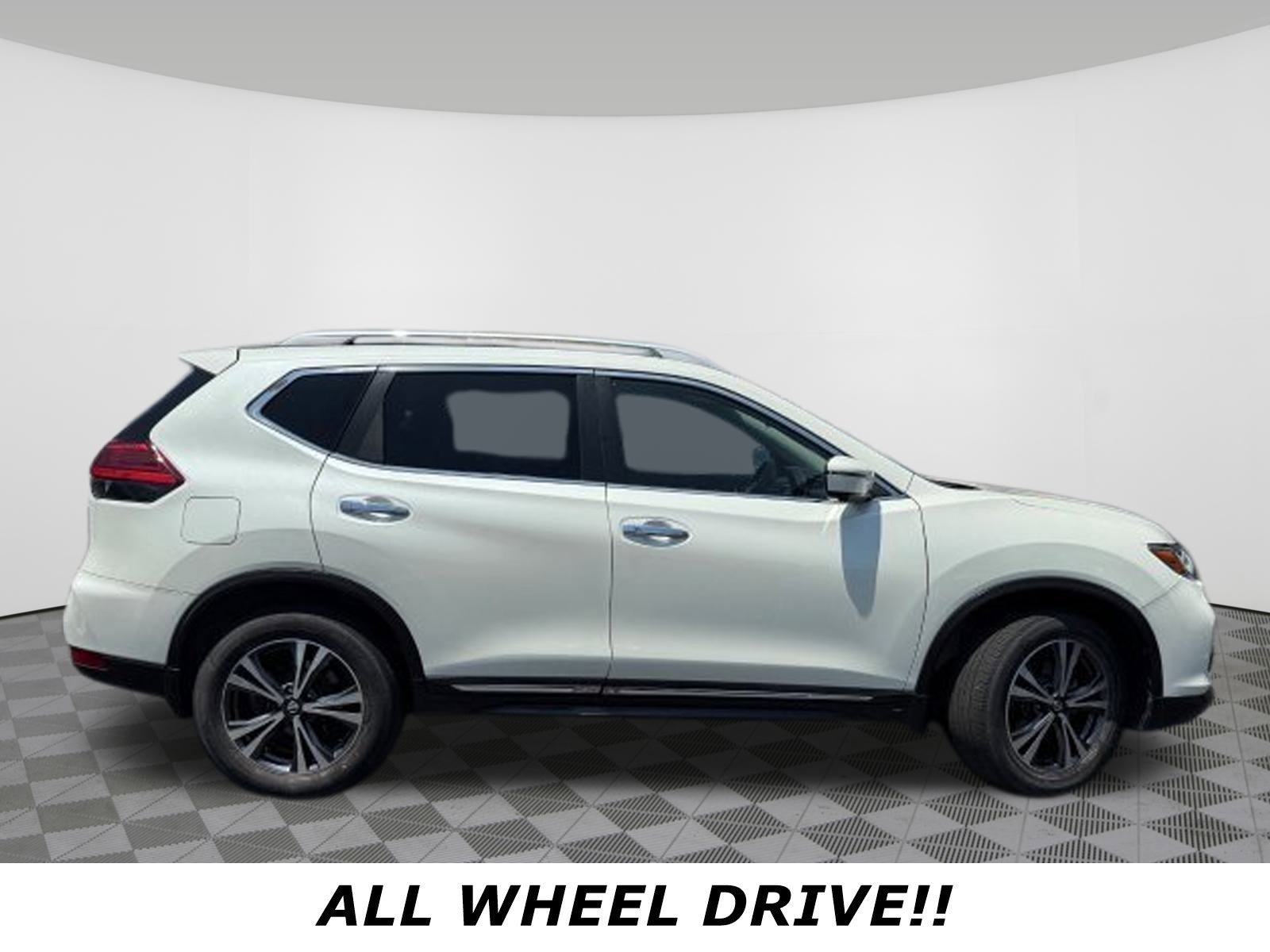 Certified 2017 Nissan Rogue SL with VIN 5N1AT2MV5HC780239 for sale in Saint Matthews, KY