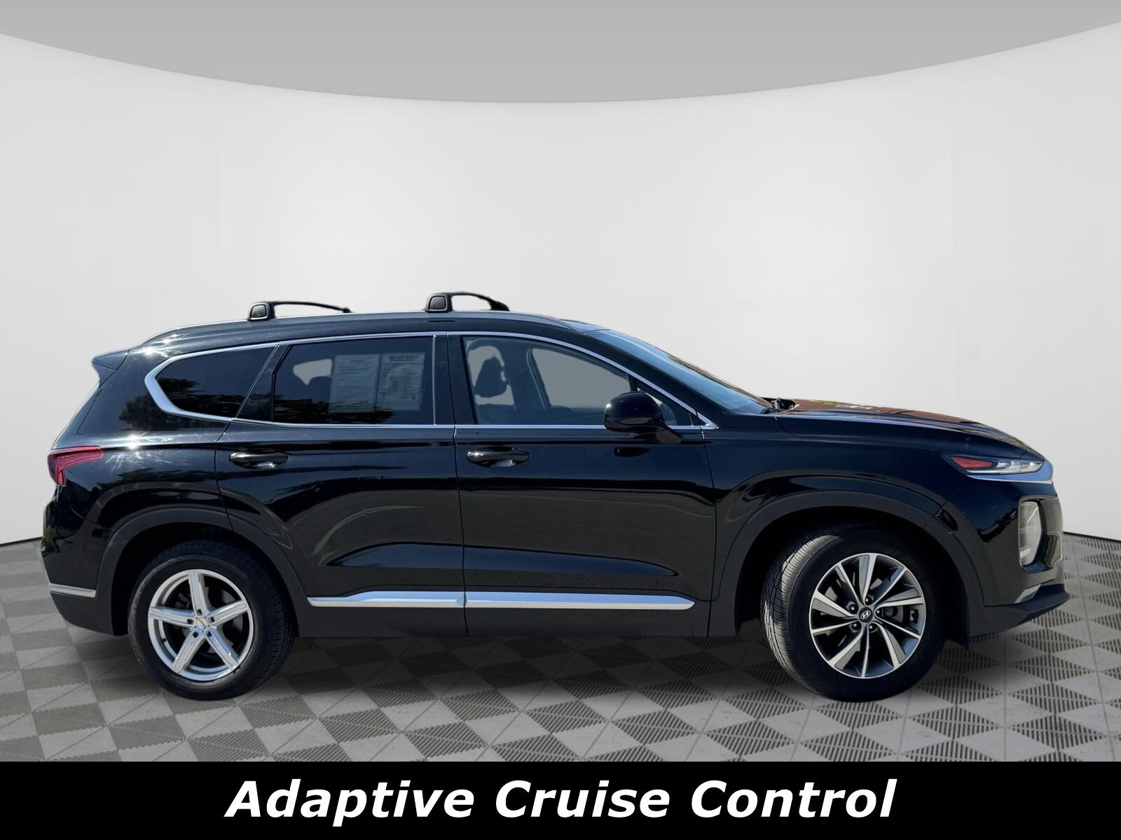 2020 Hyundai Santa Fe SEL photo 2