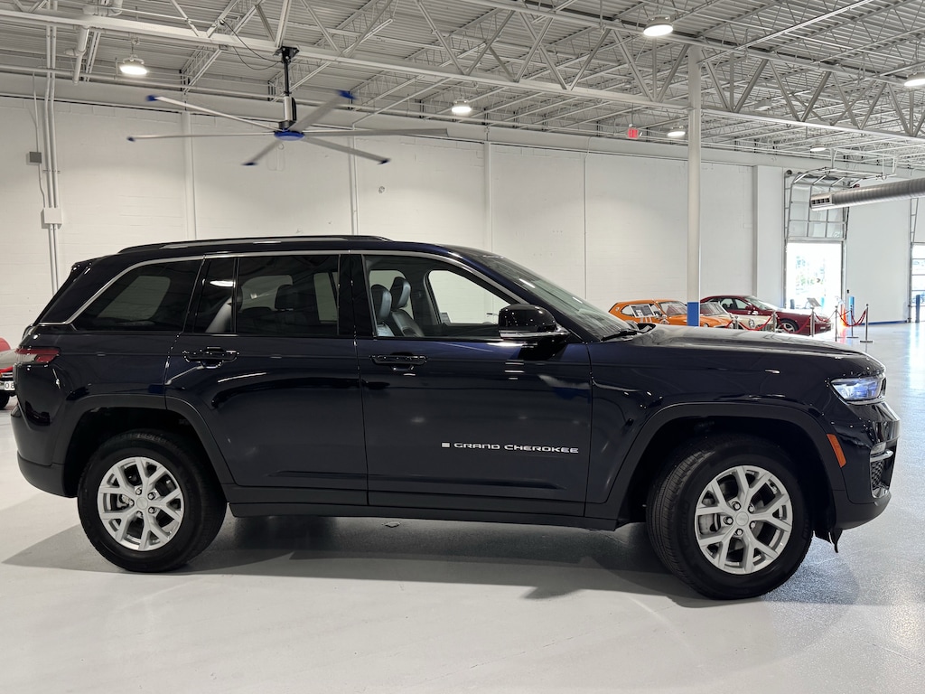 Used 2023 Jeep Grand Cherokee Limited 4x2 SUV