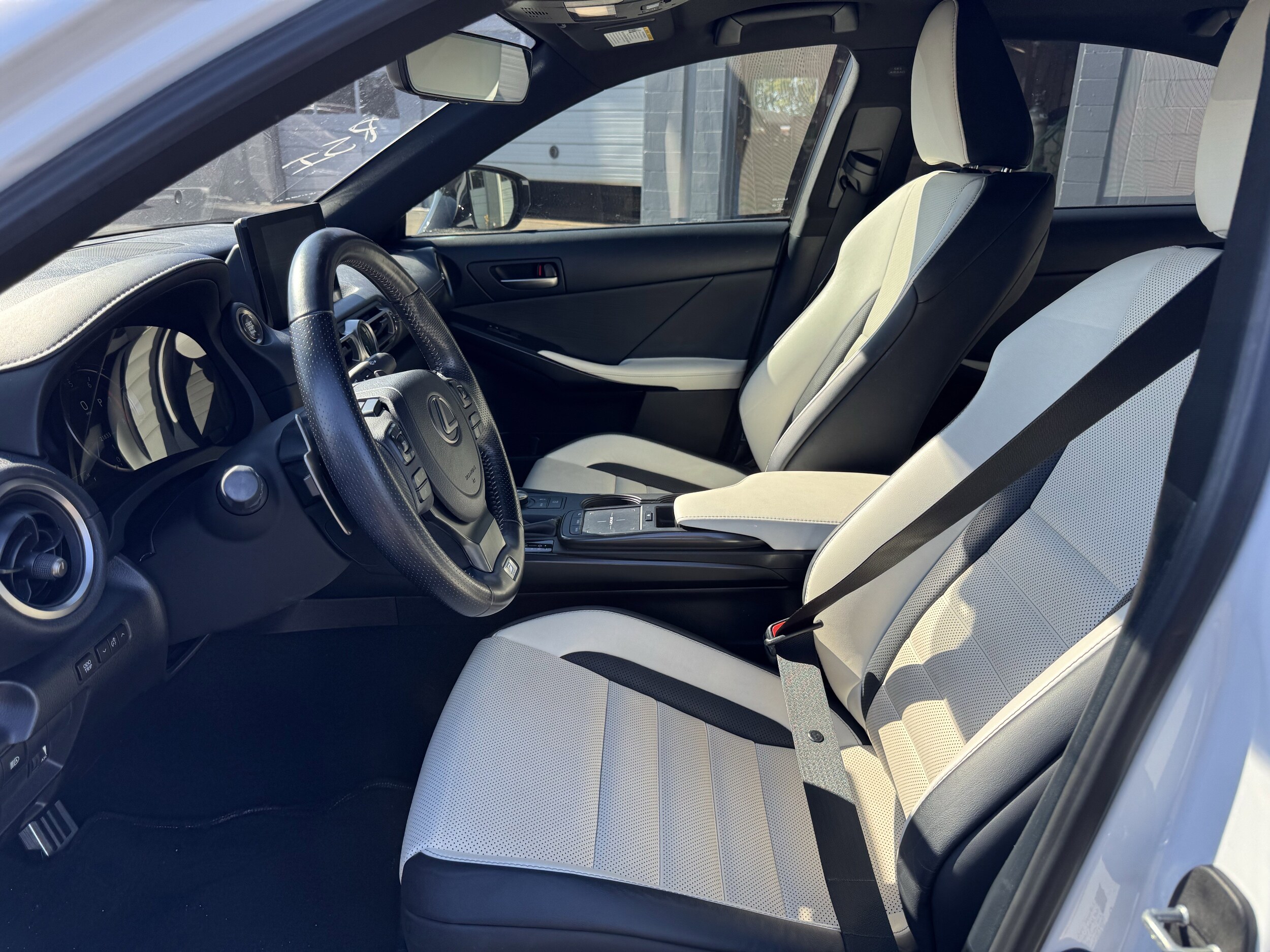 2022 Lexus IS 350 F SPORT photo 4