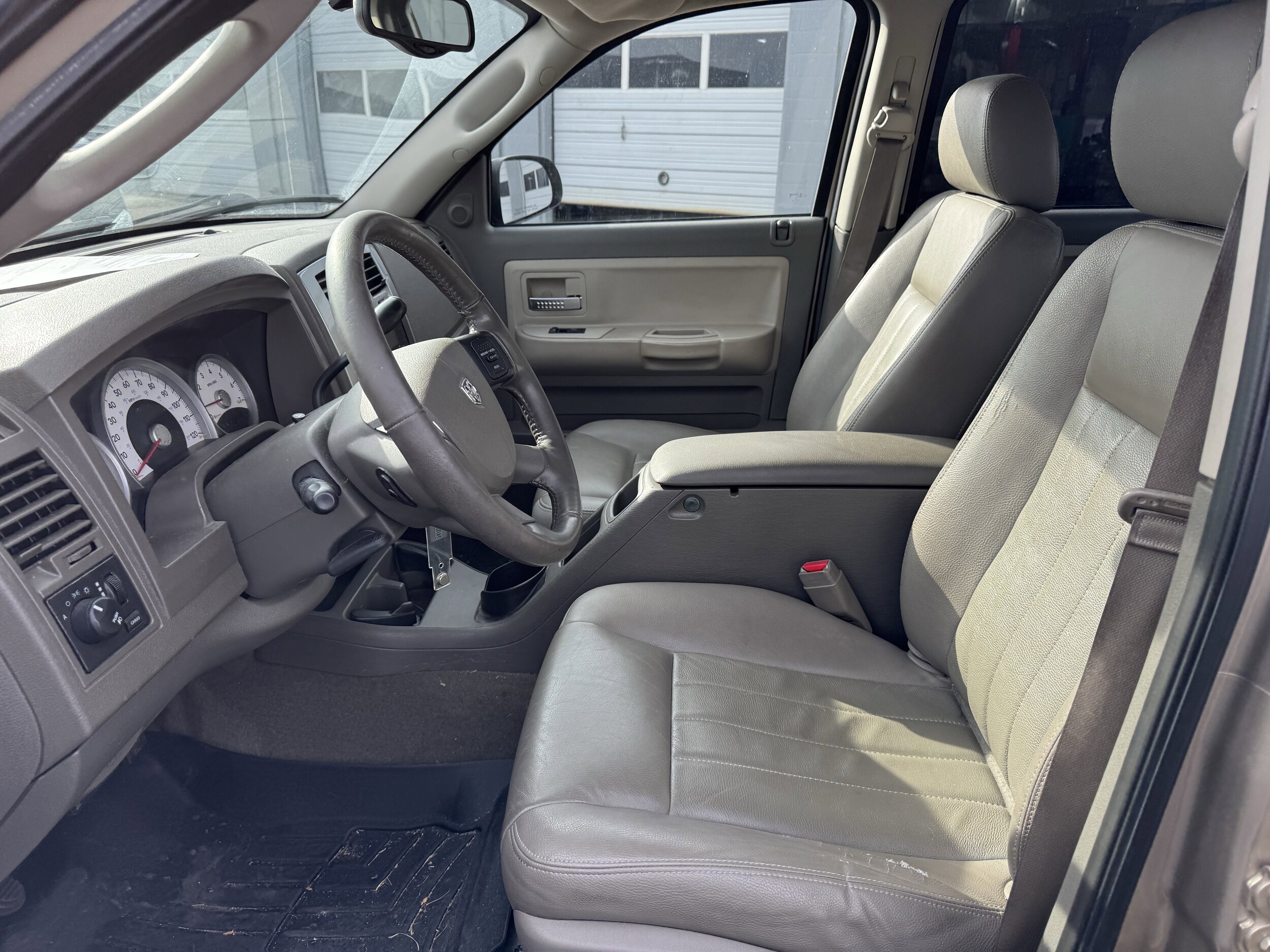 2005 Dodge Dakota Laramie photo 4