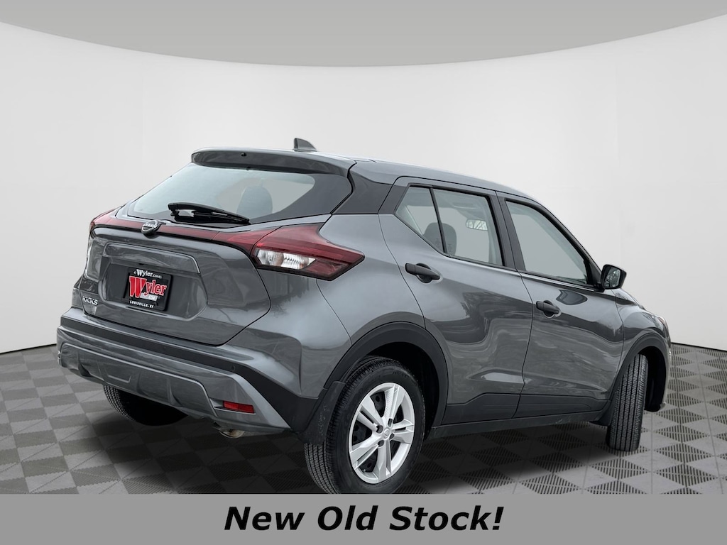 Used 2025 Nissan Kicks Play S FWD SUV