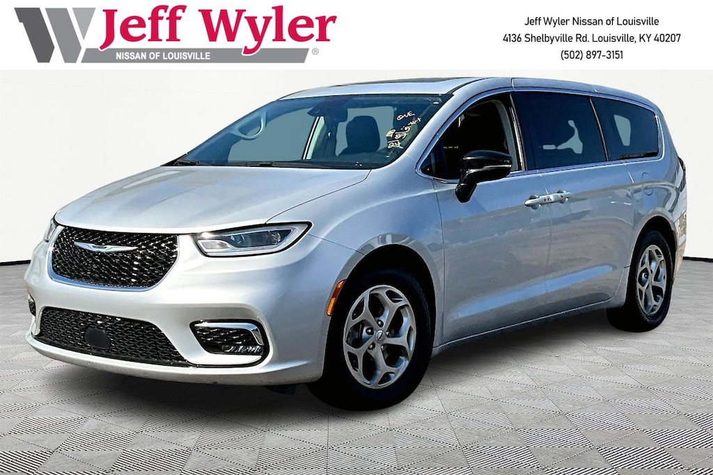 Used 2024 Chrysler Pacifica Limited FWD Van Passenger Van