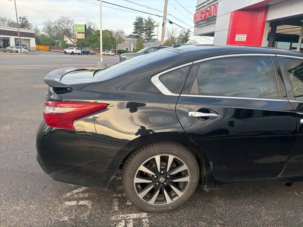 Used 2018 Nissan Altima 2.5 SV Sedan Sedan