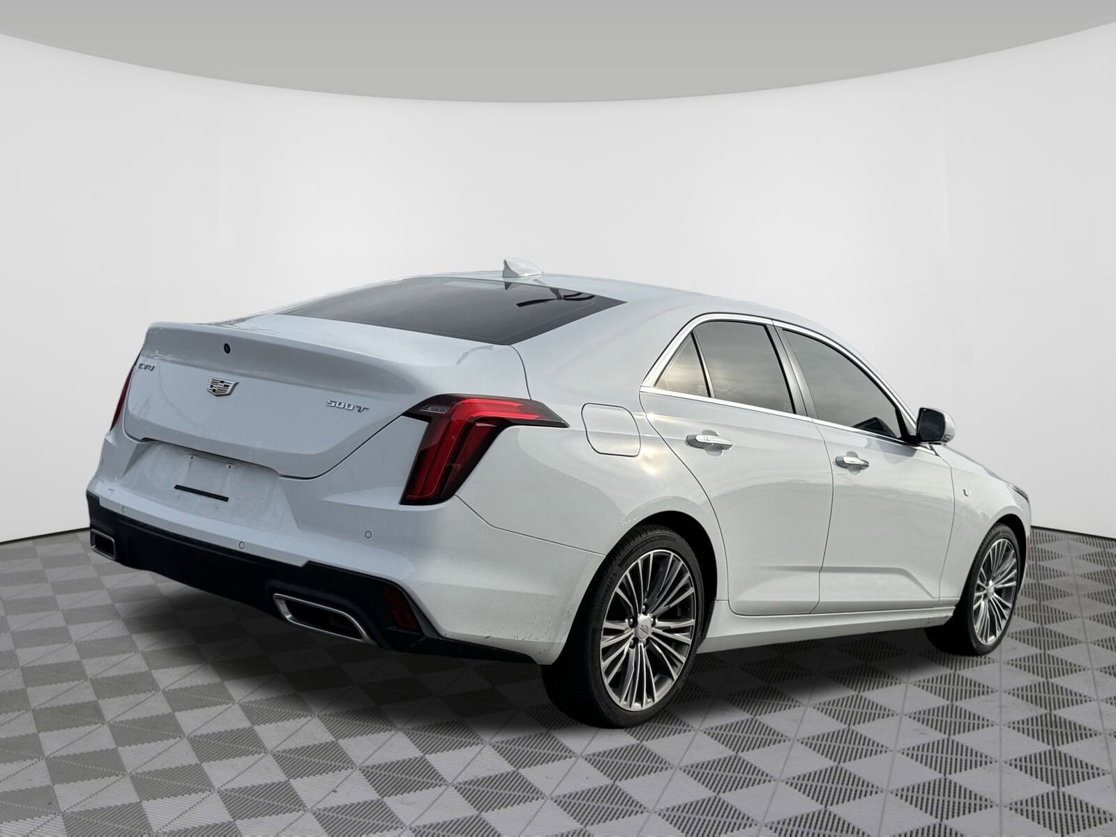 2021 Cadillac CT4 Premium Luxury photo 3