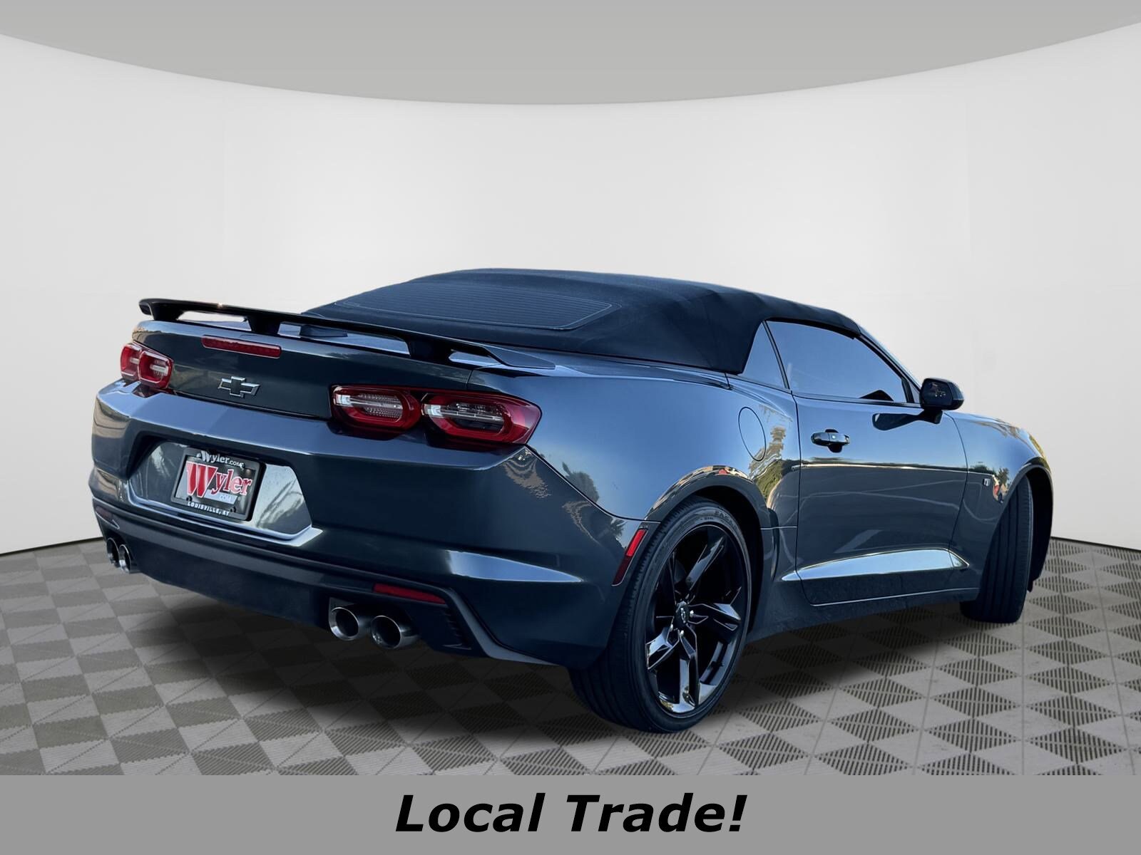 2022 Chevrolet Camaro 2LT photo 2