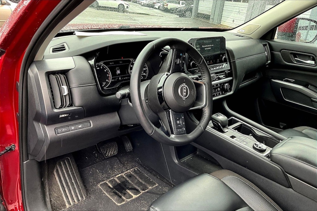 Used 2023 Nissan Pathfinder SL 4WD SUV