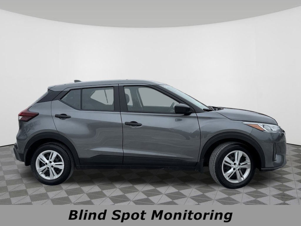 Used 2025 Nissan Kicks Play S FWD SUV