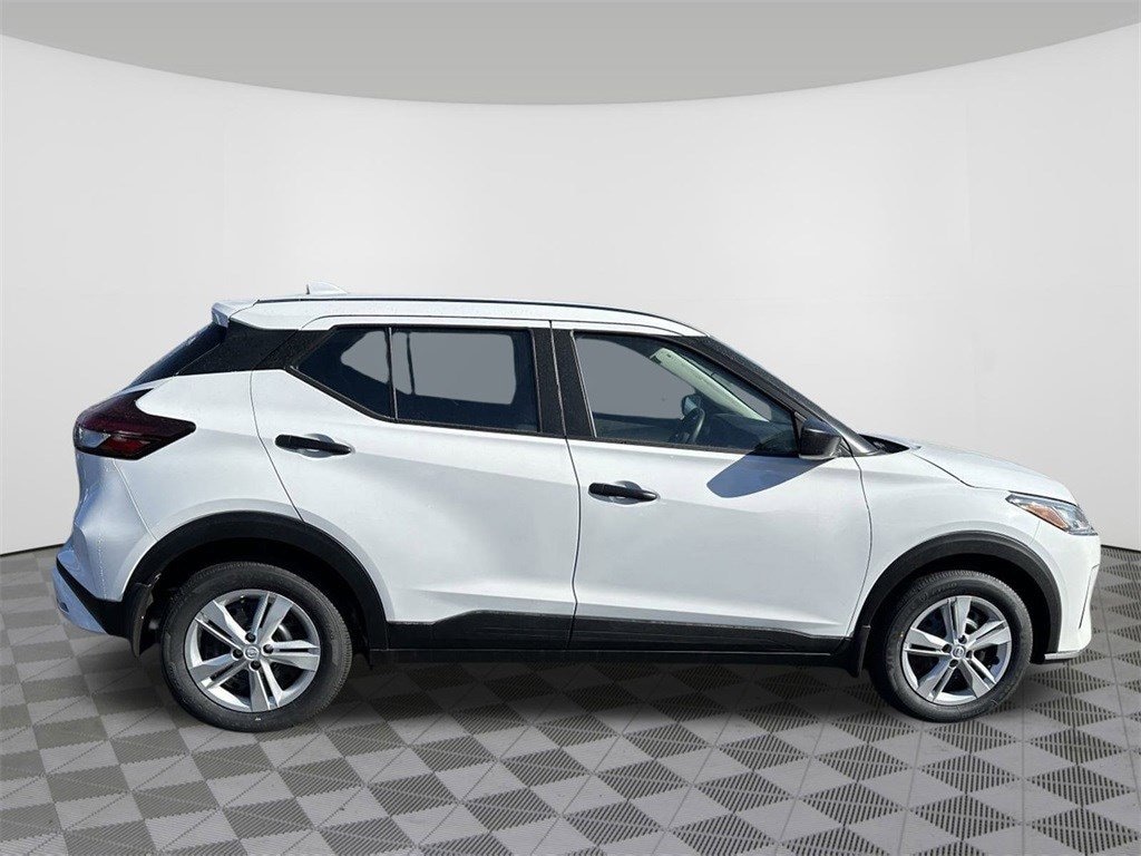 Used 2025 Nissan Kicks Play S FWD SUV