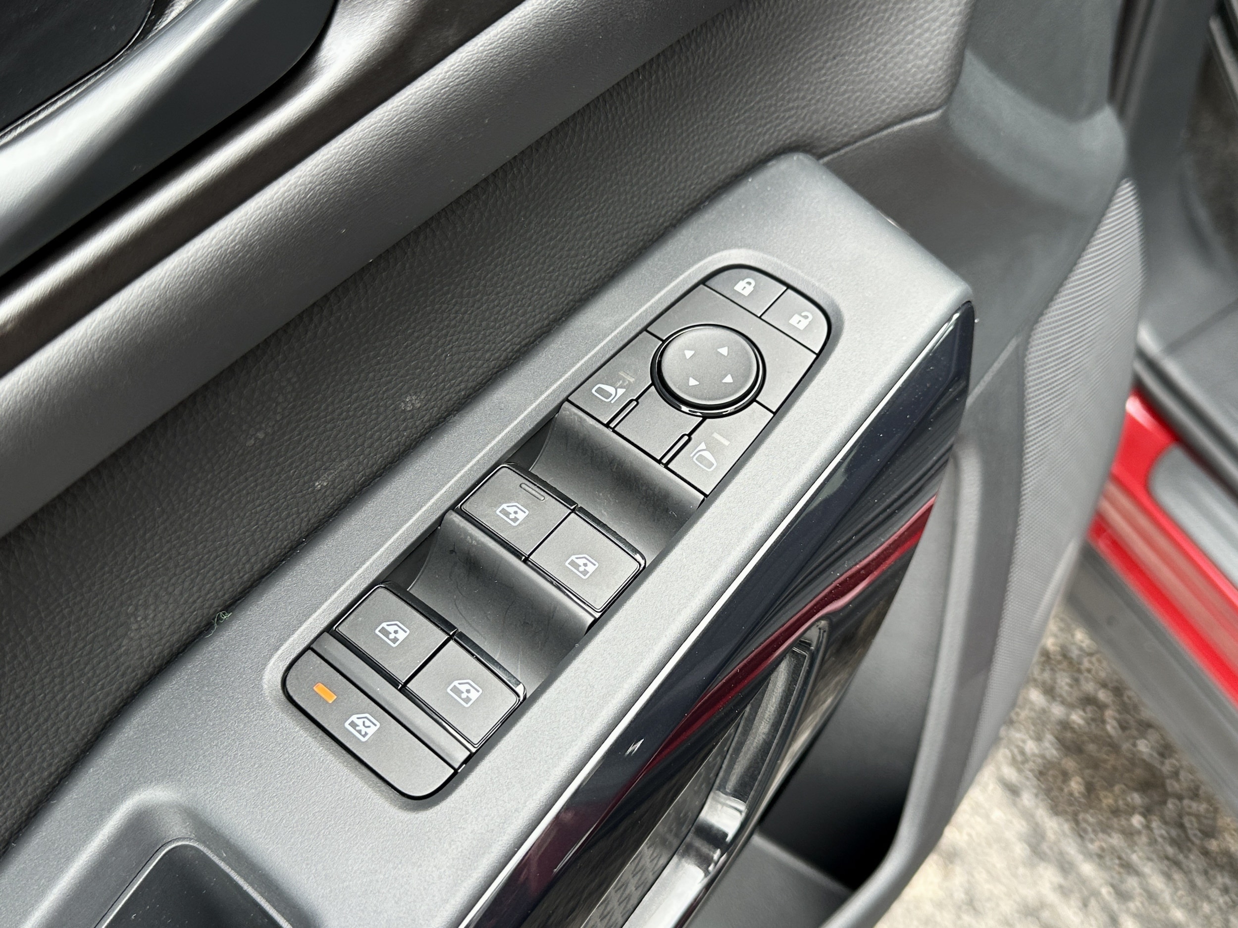 2026 Nissan Pathfinder SV - Photo 25