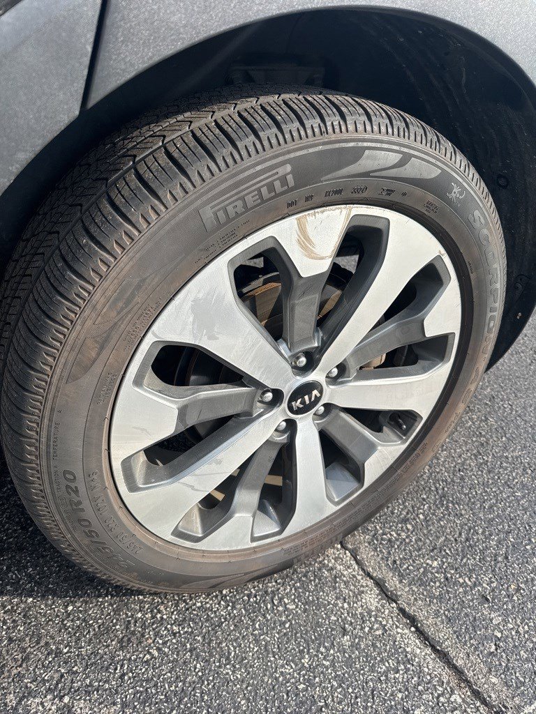 Used 2020 Kia Telluride S with VIN 5XYP6DHCXLG095152 for sale in Saint Matthews, KY