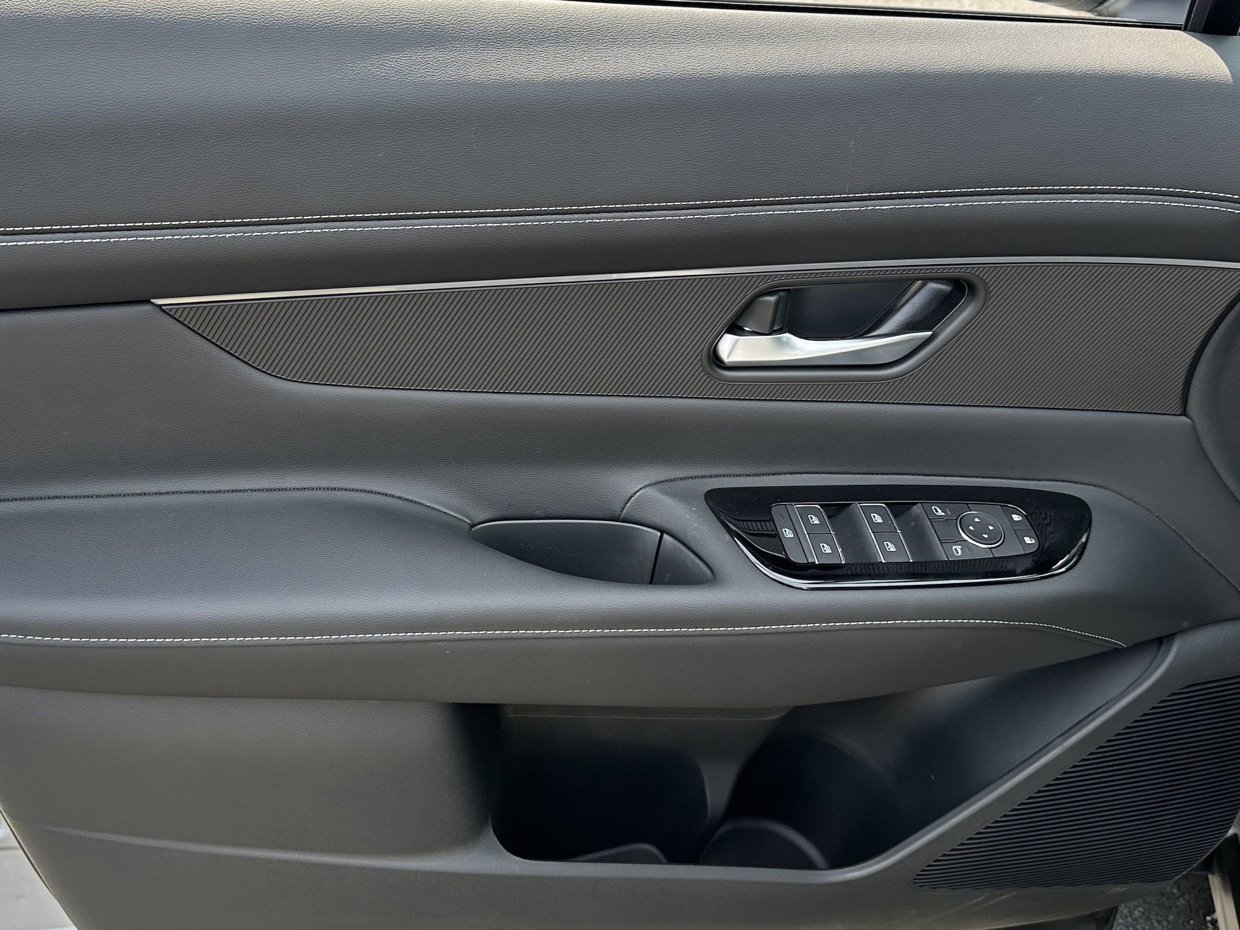 2025 Nissan Murano SV photo 2