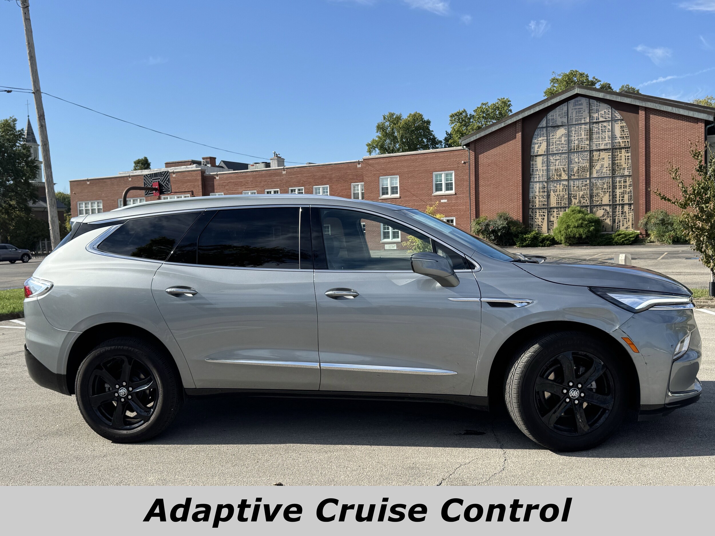 2024 Buick Enclave Essence photo 2