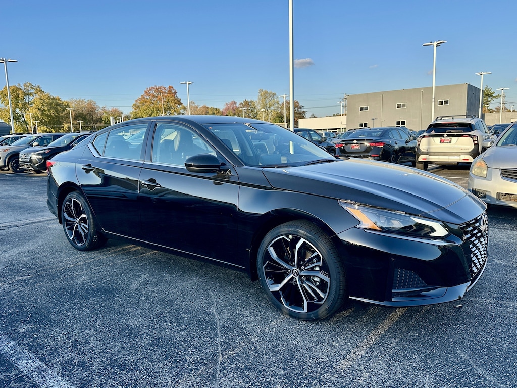 New 2025 Nissan Altima SR Sedan