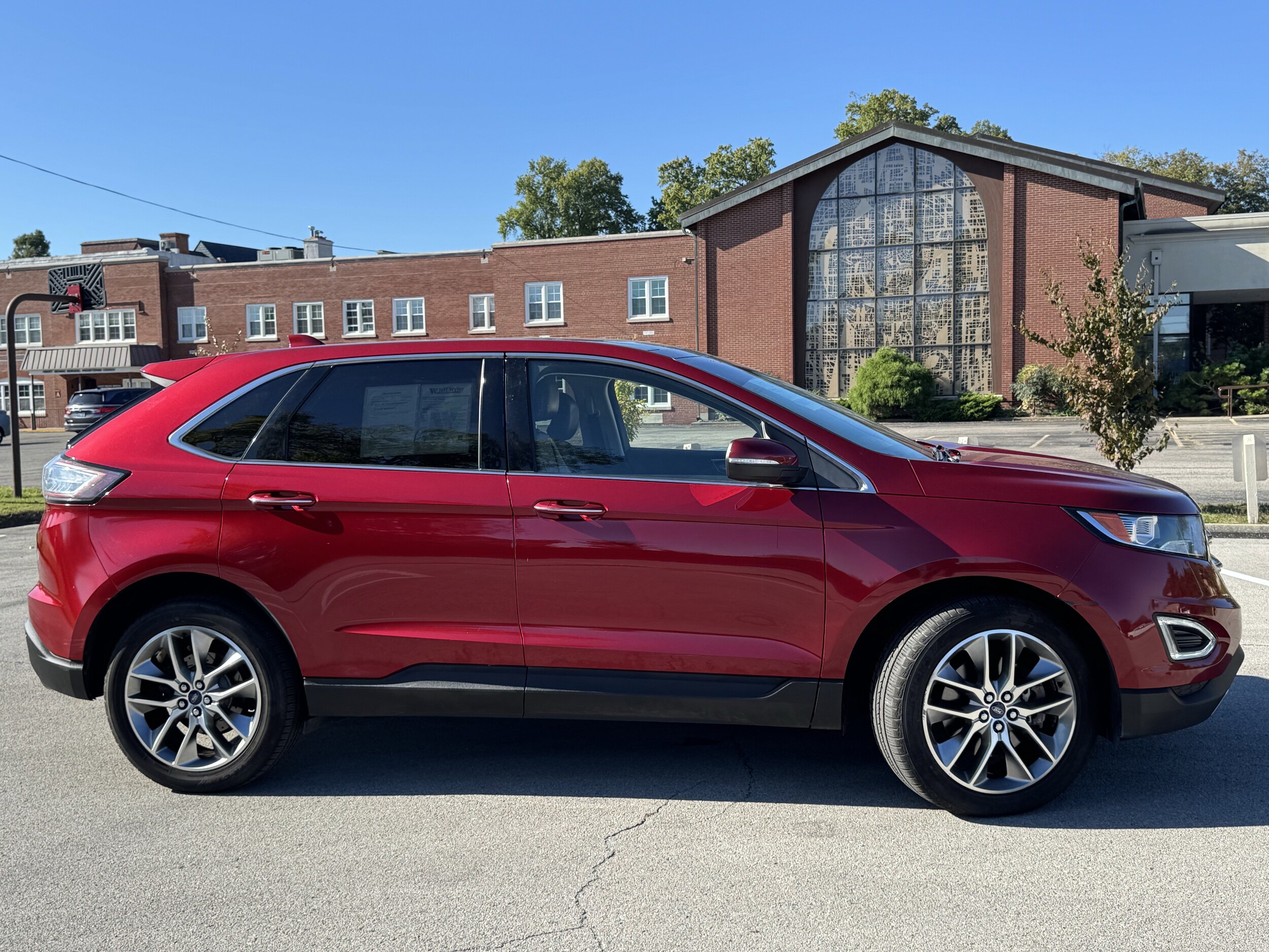2017 Ford Edge Titanium photo 2