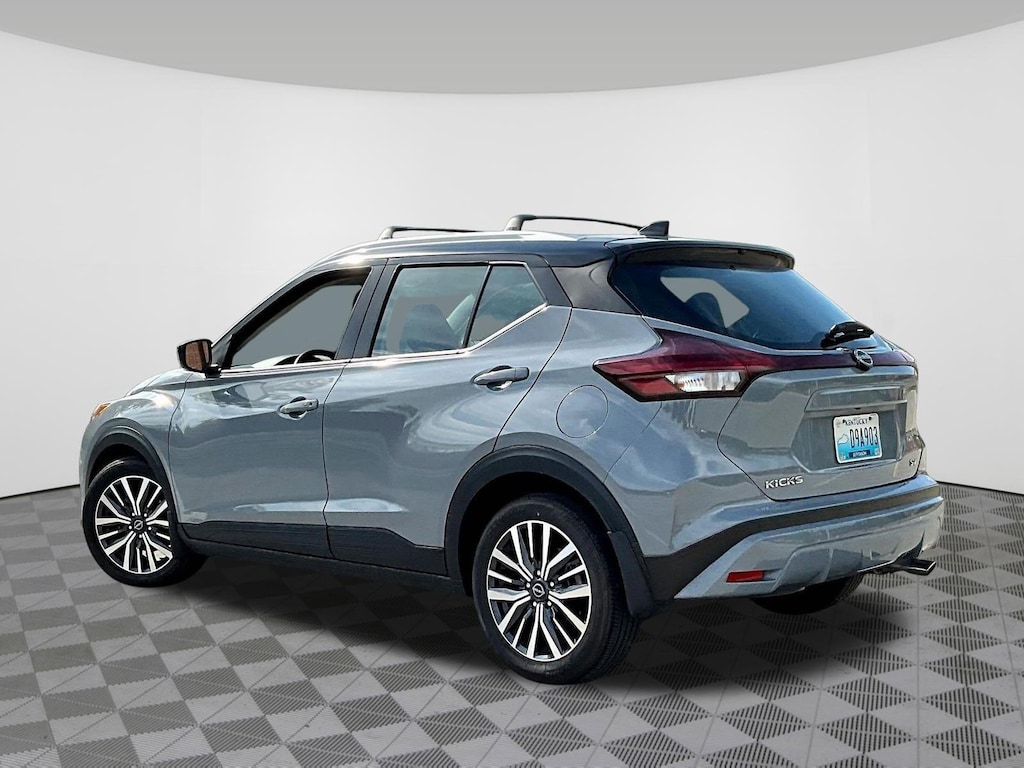 Used 2022 Nissan Kicks SV FWD SUV