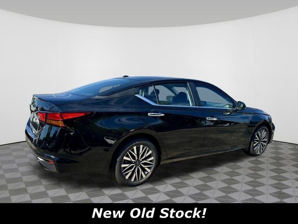 Certified 2025 Nissan Altima SV FWD Sedan