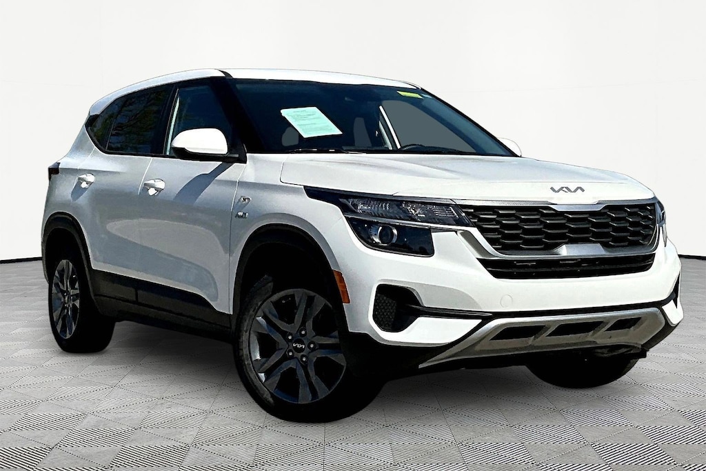 Used 2023 Kia Seltos LX IVT AWD SUV