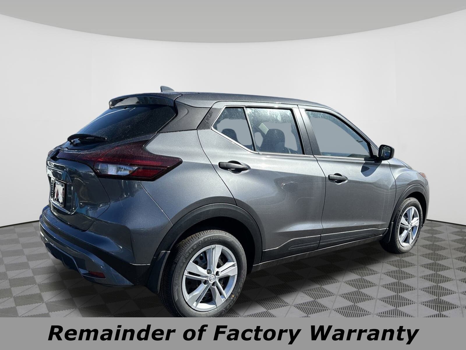 2025 Nissan Kicks Play S photo 2