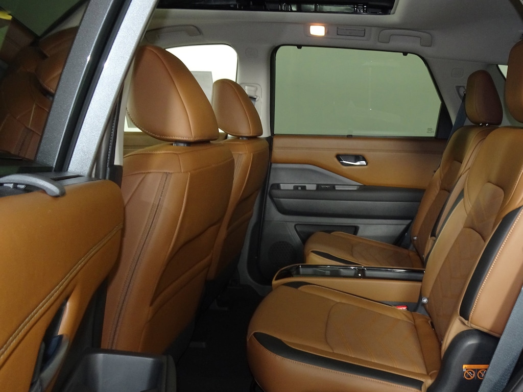 New 2025 Nissan Pathfinder Platinum SUV